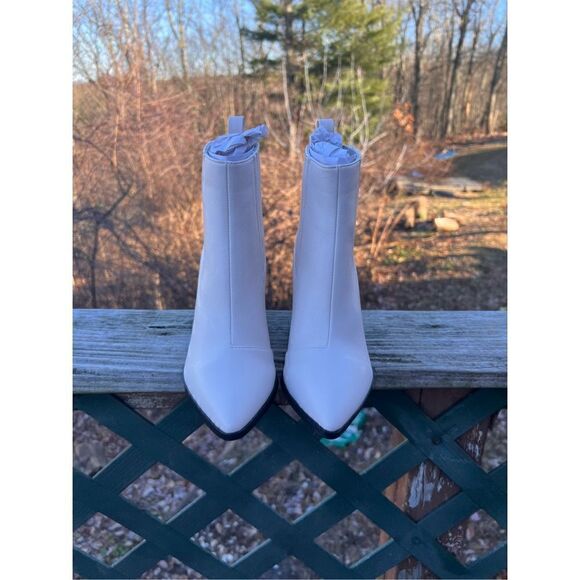 Nasty Gal Off White Pointed Toe Heeled Boots Sz 4 NWB - Picture 8 of 10
